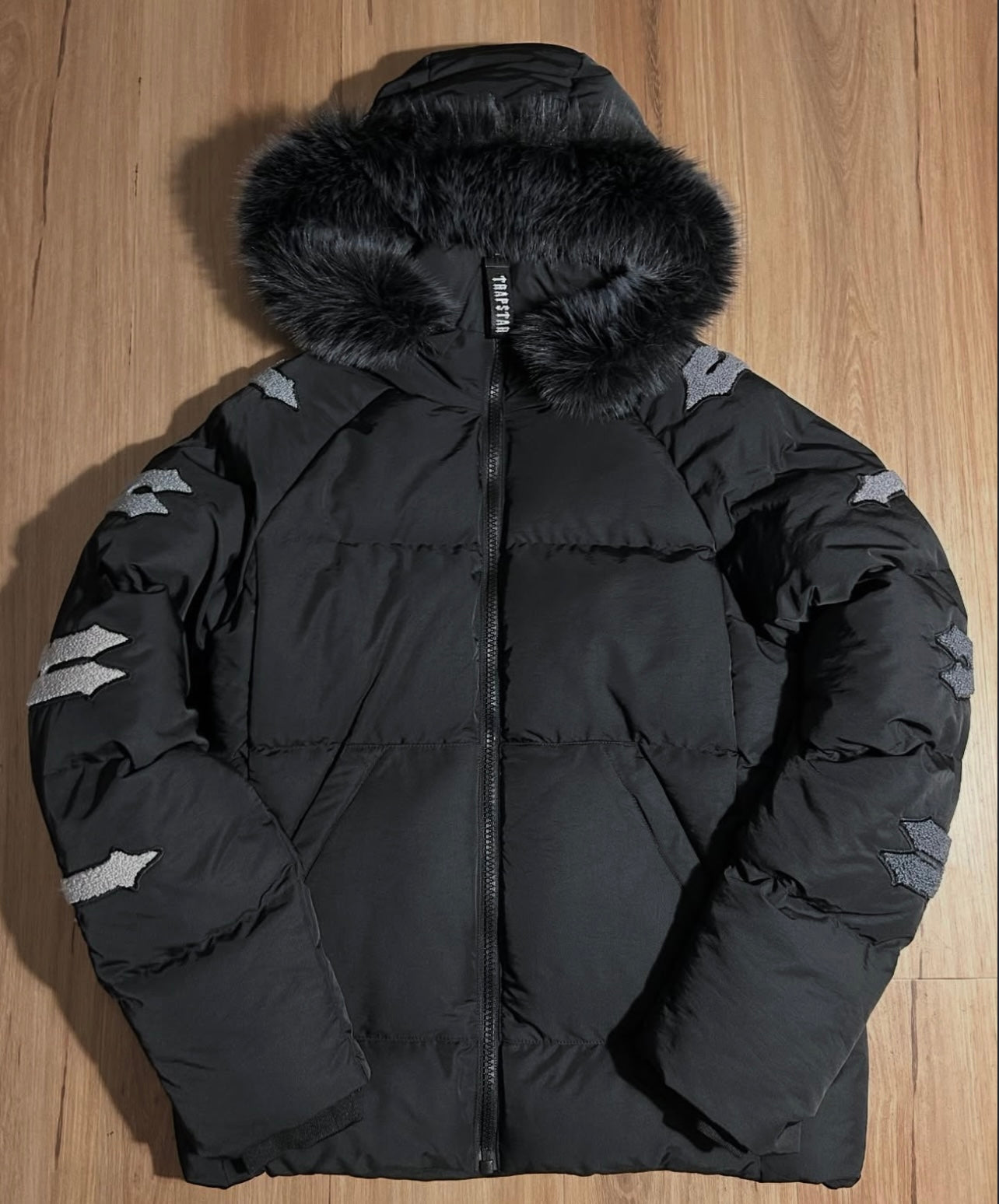 TRAPSTAR IRONGATE CHENILLE SLEEVE PUFFER - BLACK / GREY