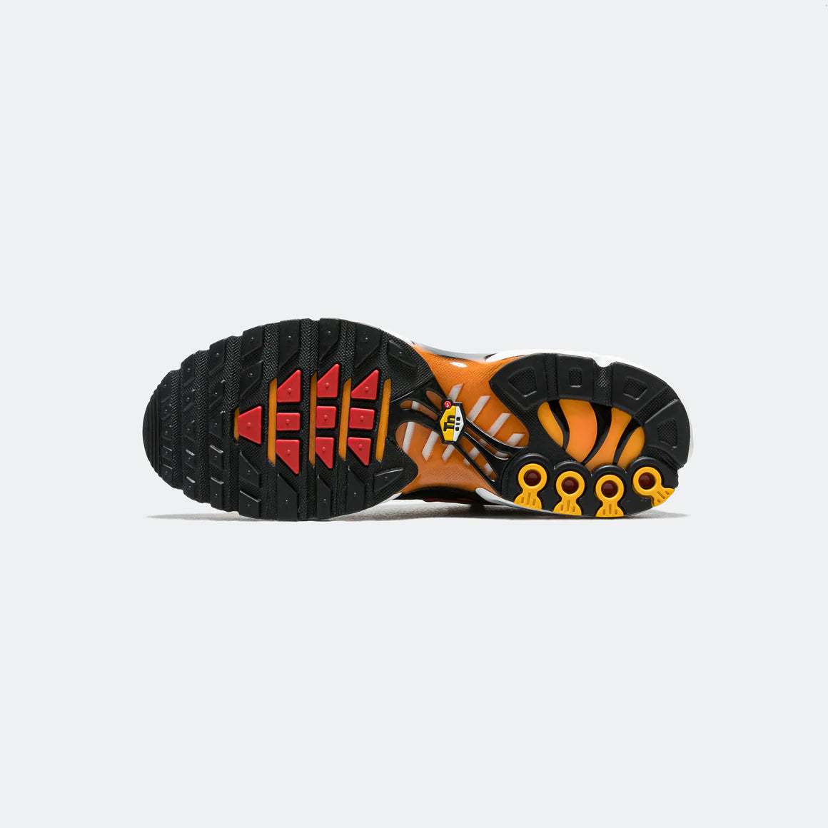 NIKE AIR MAX PLUS TN - BLACK/PIMENTO-BRIGHT CERAMIC